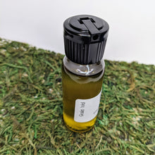 Load image into Gallery viewer, Conditioning Nourishing Beard Oil - Made by Savage Scents
